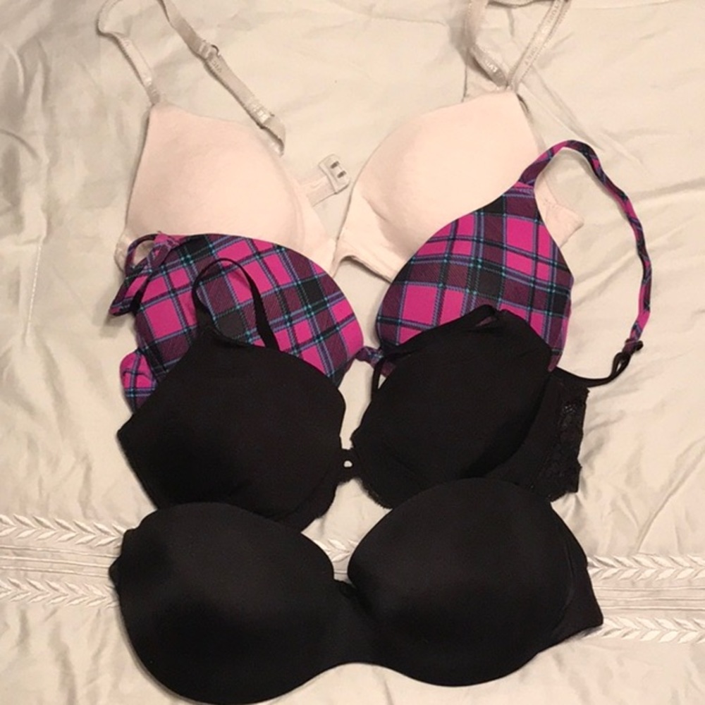 36B bra lot